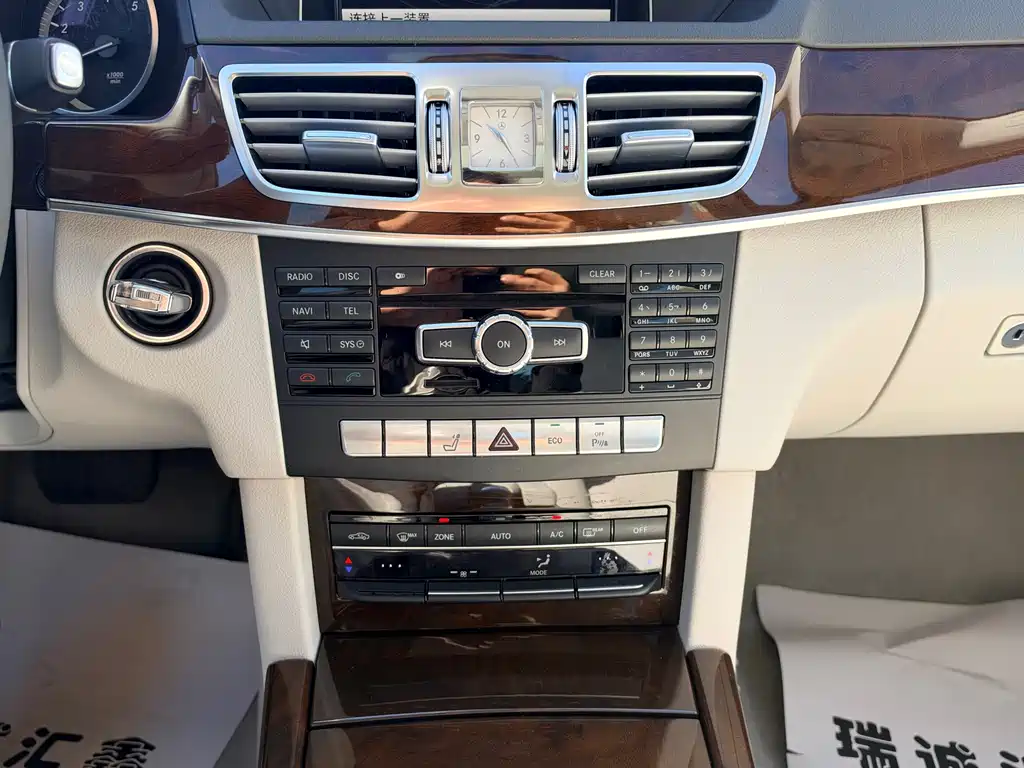 Mercedes-Benz E-Class — миниатюра 17