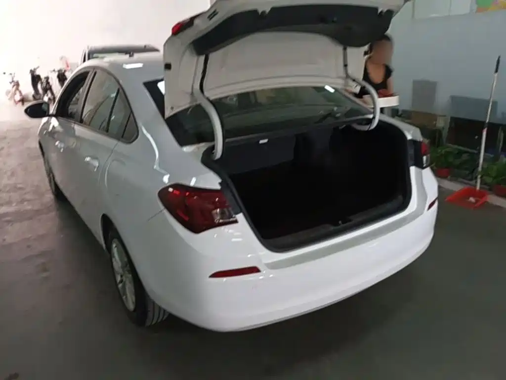 Buick Excelle — миниатюра 5