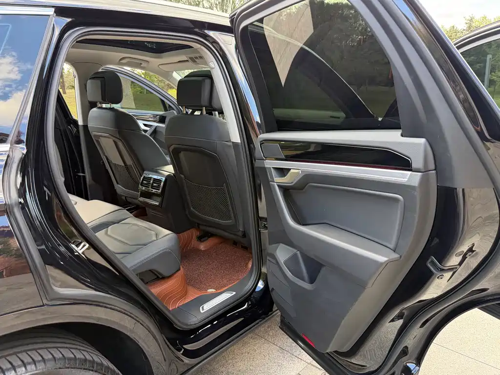 Volkswagen Touareg — миниатюра 14