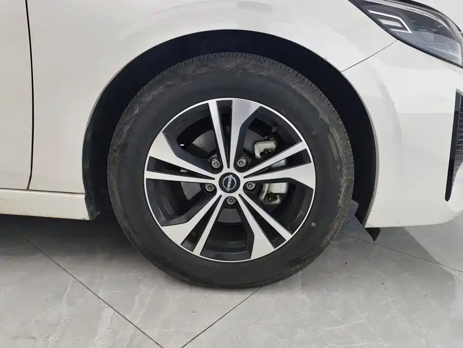 Nissan Sylphy — миниатюра 6