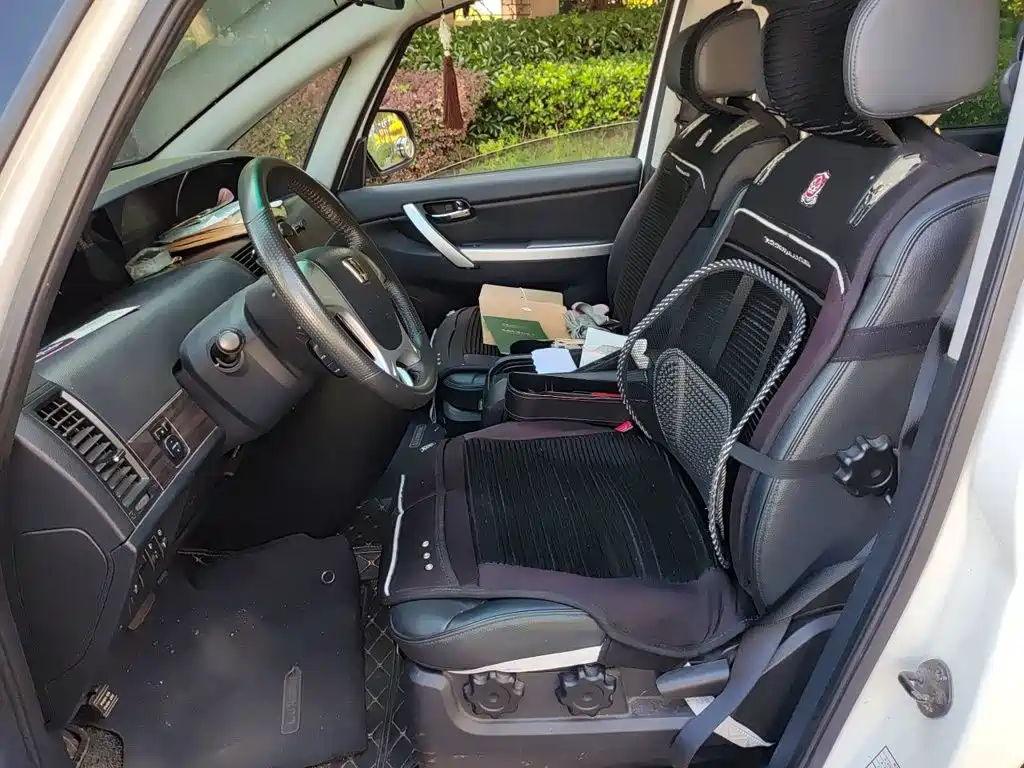 Luxgen Big 7 MPV — миниатюра 16