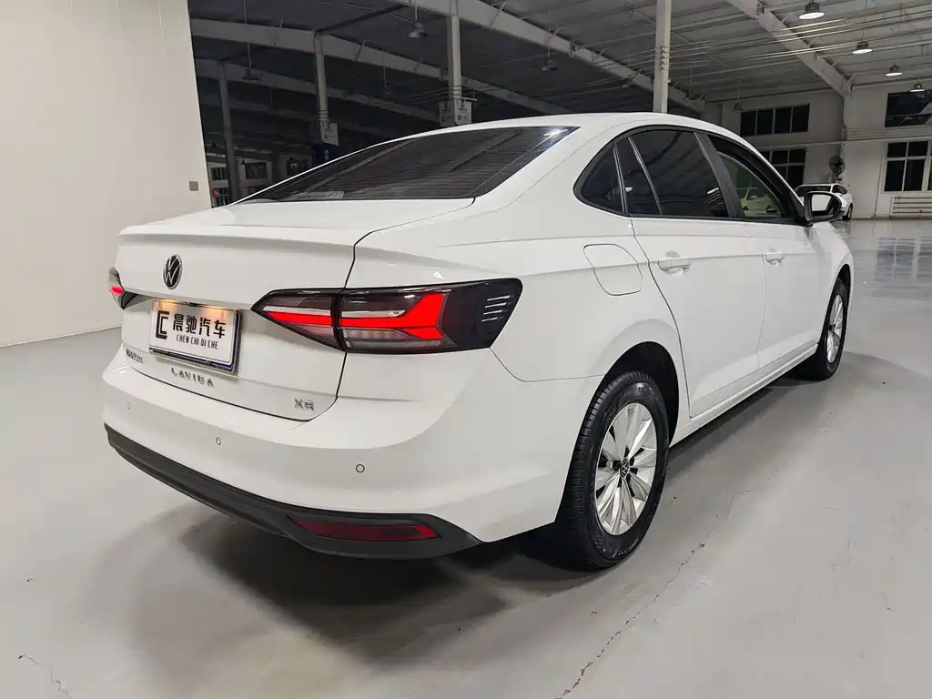 Volkswagen Lavida — миниатюра 4