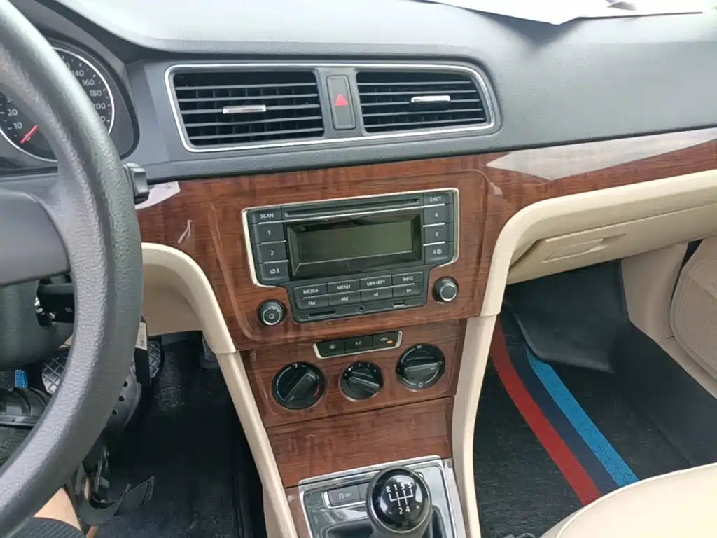 Volkswagen Lavida — миниатюра 13