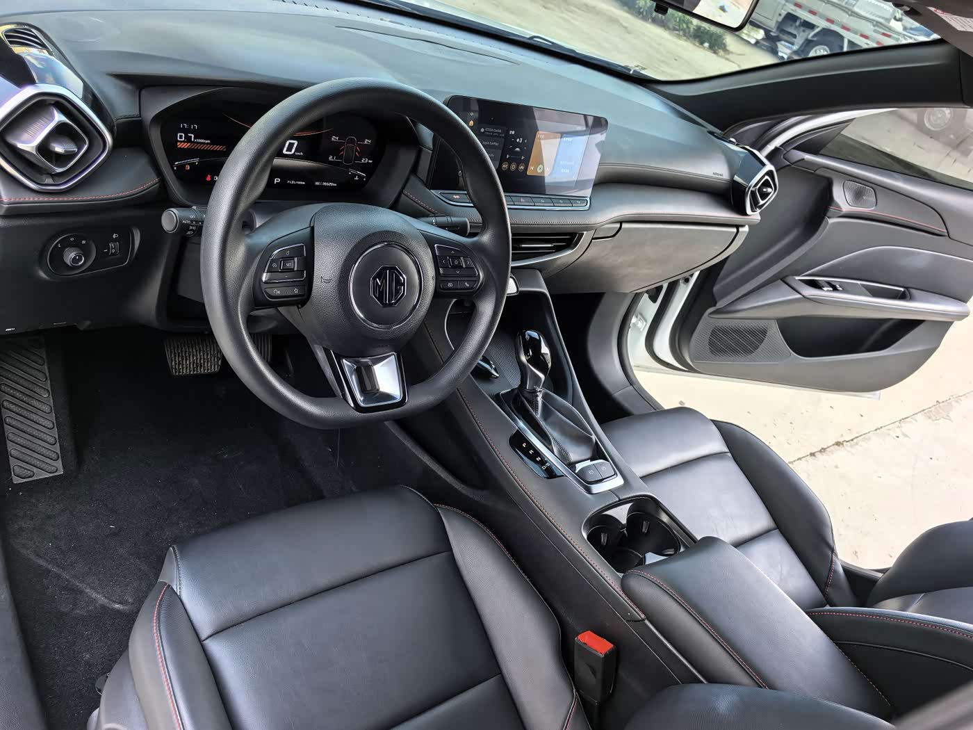 MG MG5 1.5 л 2025 г. Белый, пробег 38000 км