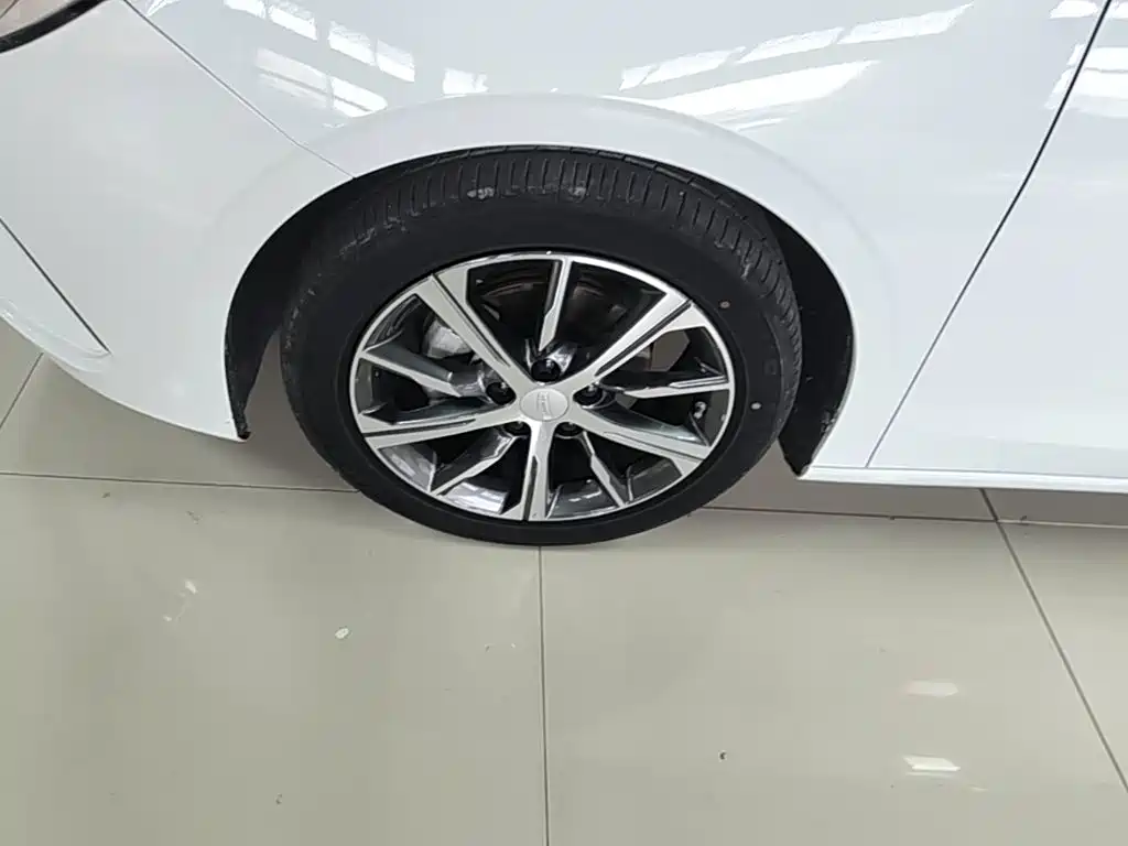 Geely Emgrand — миниатюра 23