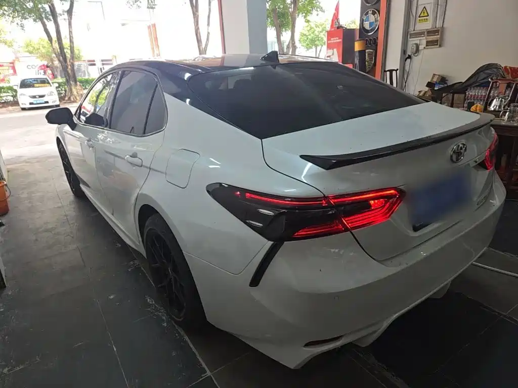 Toyota Camry — миниатюра 23