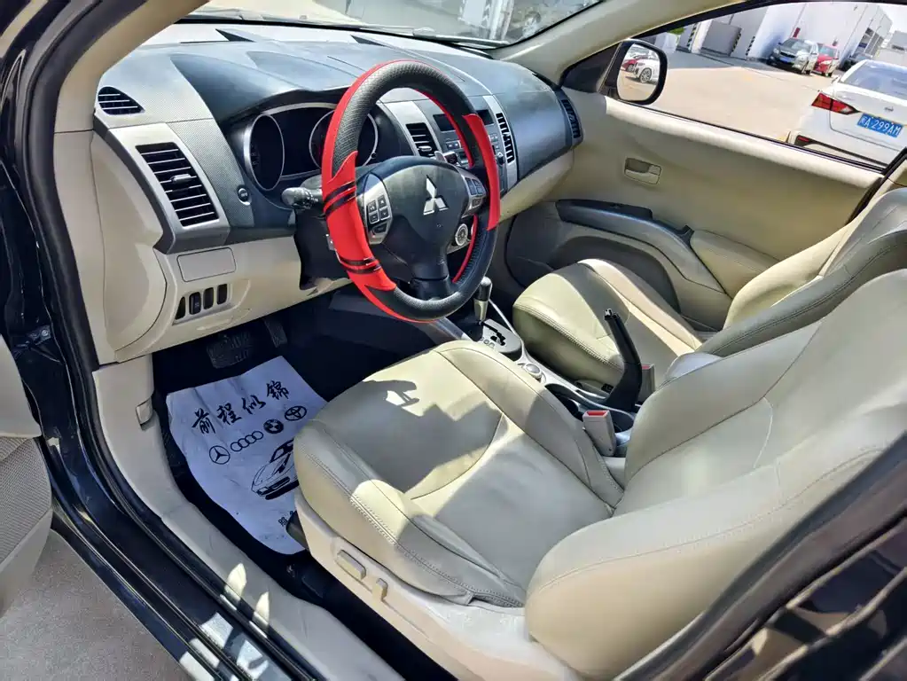 Mitsubishi Outlander (Import) — миниатюра 7
