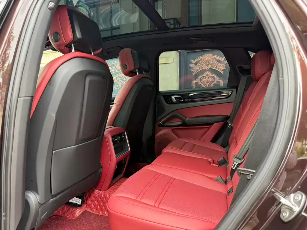 Porsche Cayenne — миниатюра 6