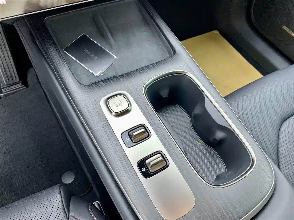 XIAOMI CAR XIAOMI SU7