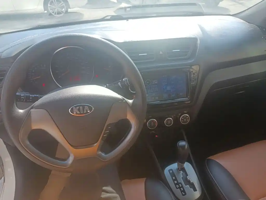Kia K2 — миниатюра 10