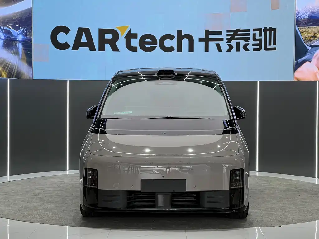 Li Auto Li MEGA — миниатюра 2