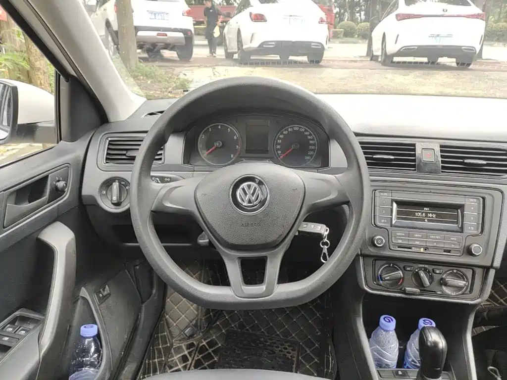 Volkswagen Santana — миниатюра 11