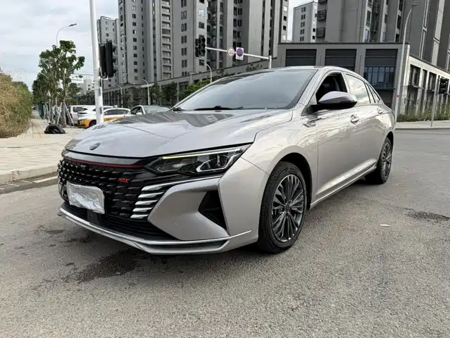 DONGFENG YI HYUN MAX