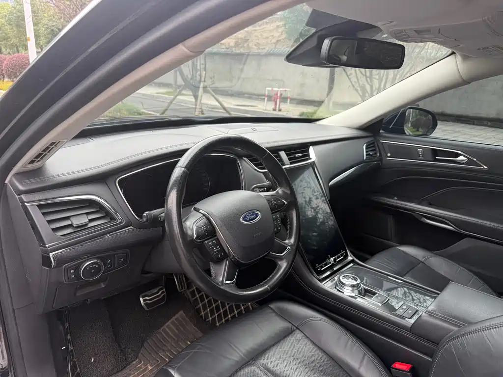 Ford Taurus — миниатюра 6