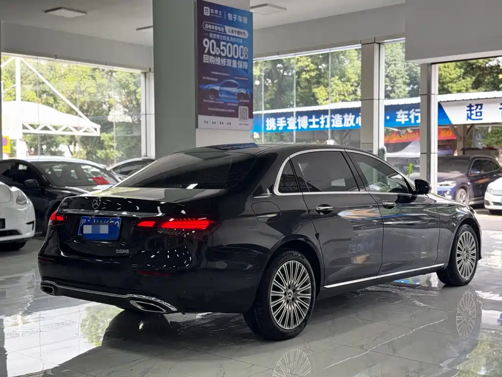 Mercedes-Benz E-Class — миниатюра 10