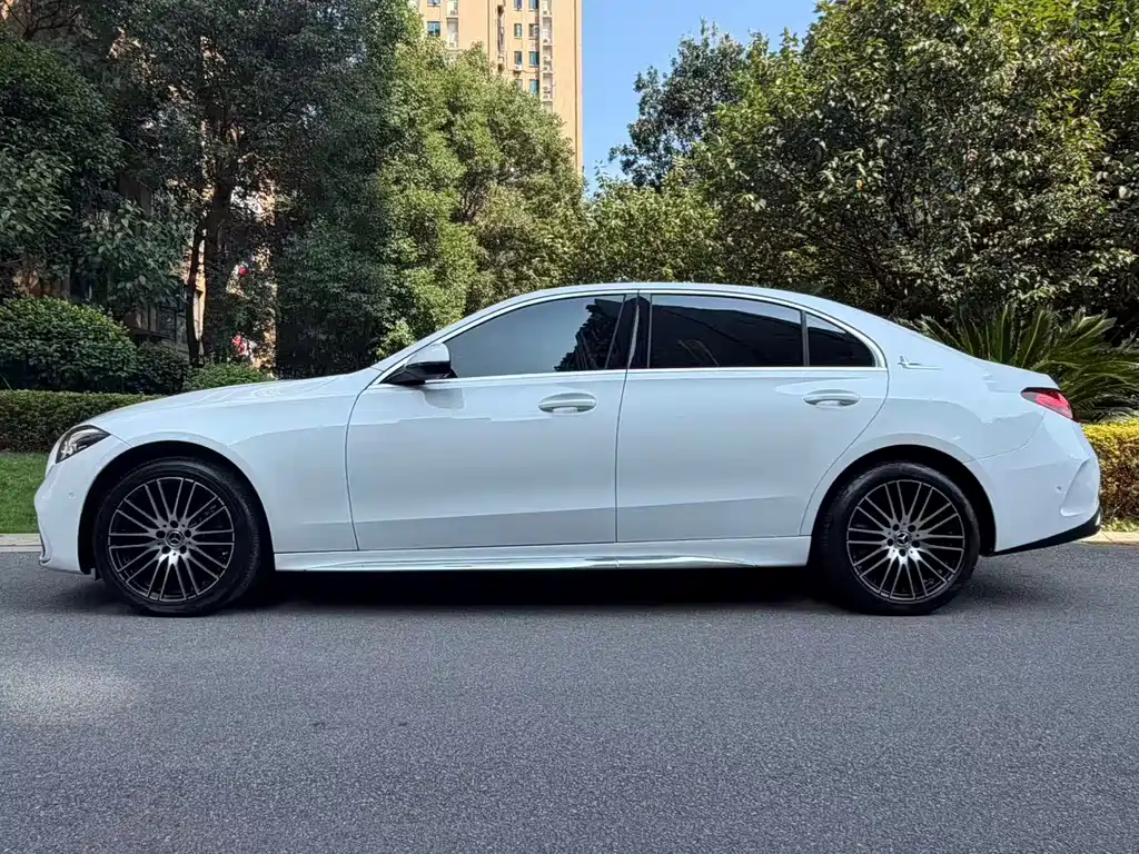 Mercedes-Benz C-Class — миниатюра 3