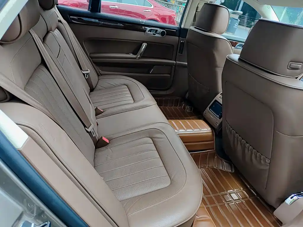 Volkswagen Phaeton — миниатюра 11