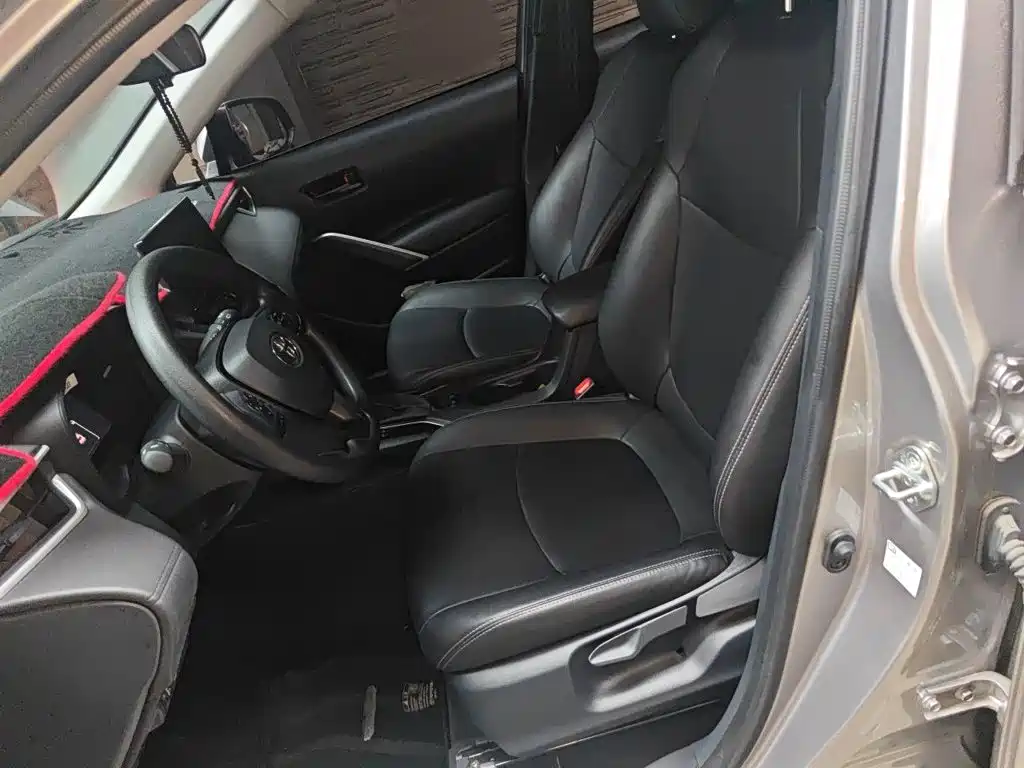 Toyota Corolla Cross — миниатюра 8