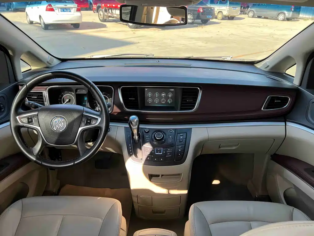 Buick GL8 — миниатюра 8