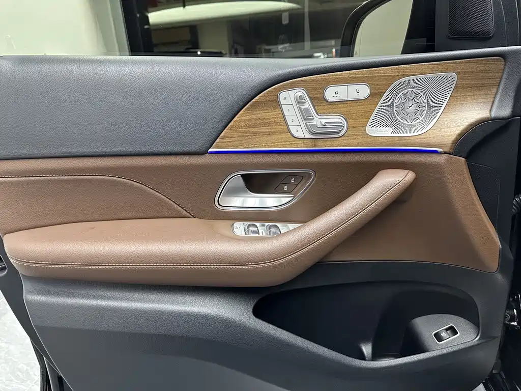 Mercedes-Benz GLE (Import) — миниатюра 21