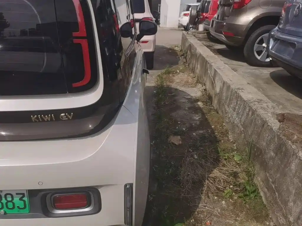 Baojun KiWi EV — миниатюра 8