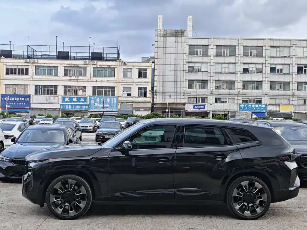 BMW XM — миниатюра 15