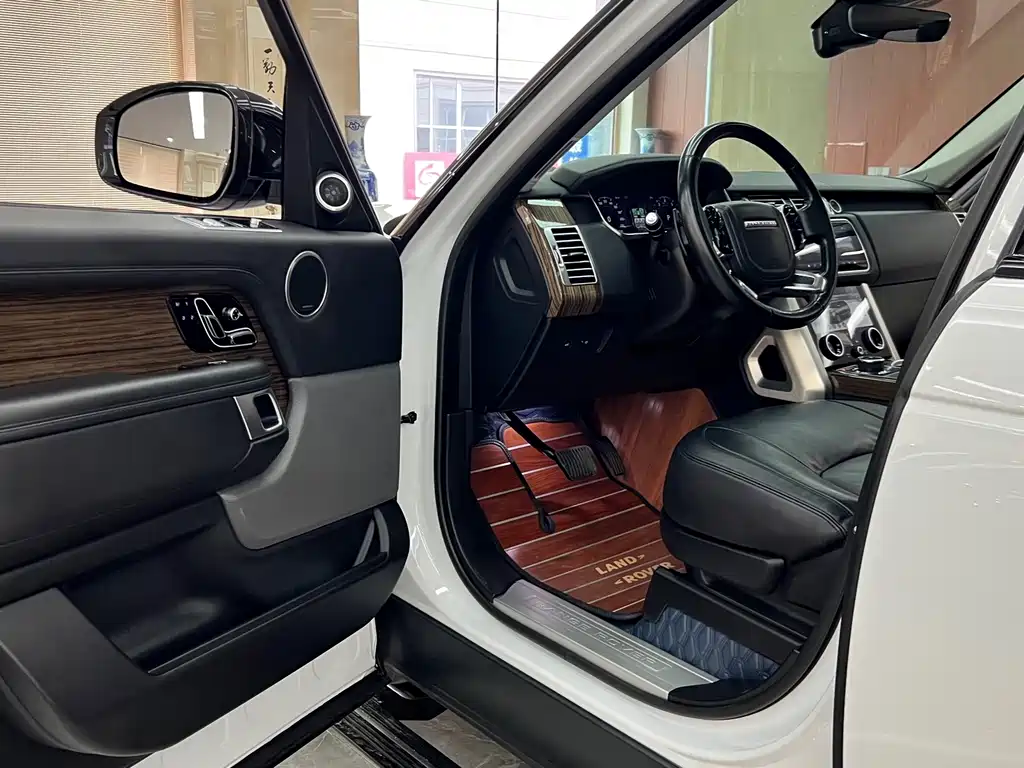 Land Rover Range Rover — миниатюра 9