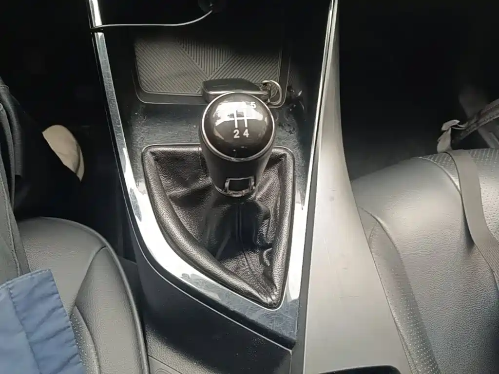 Roewe i5 — миниатюра 14