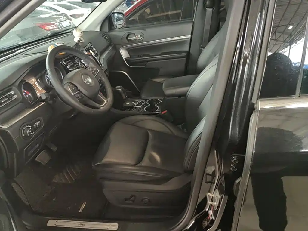 Jeep Grand Commander — миниатюра 15