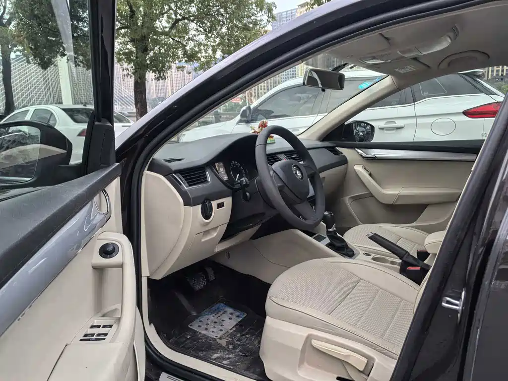 Skoda Octavia — миниатюра 5