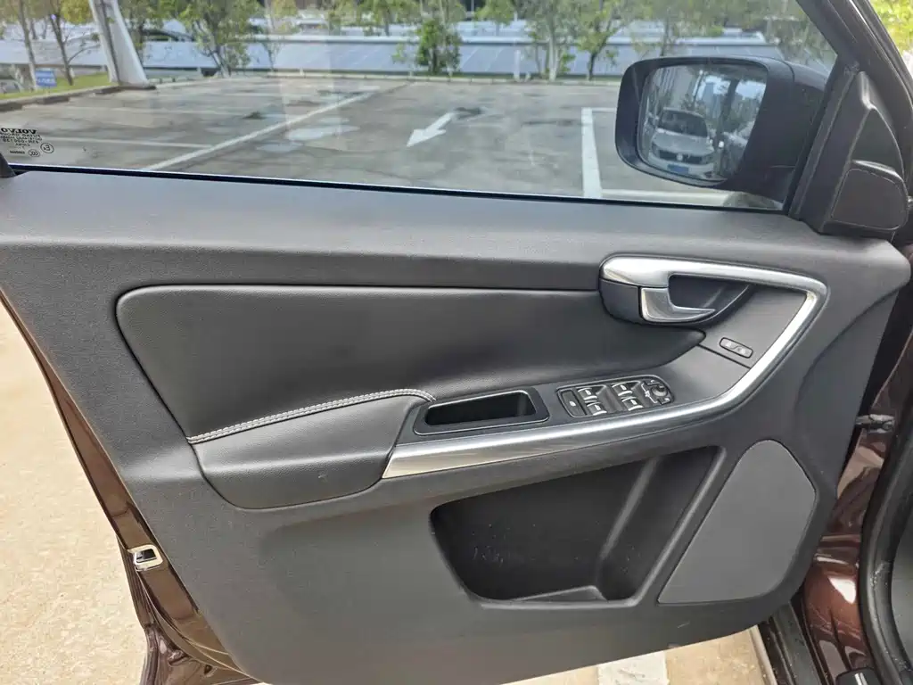 Volvo XC60 — миниатюра 5