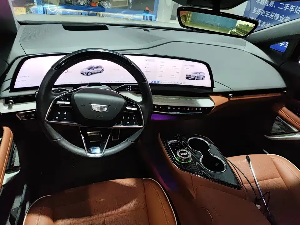 Cadillac IQ — миниатюра 5