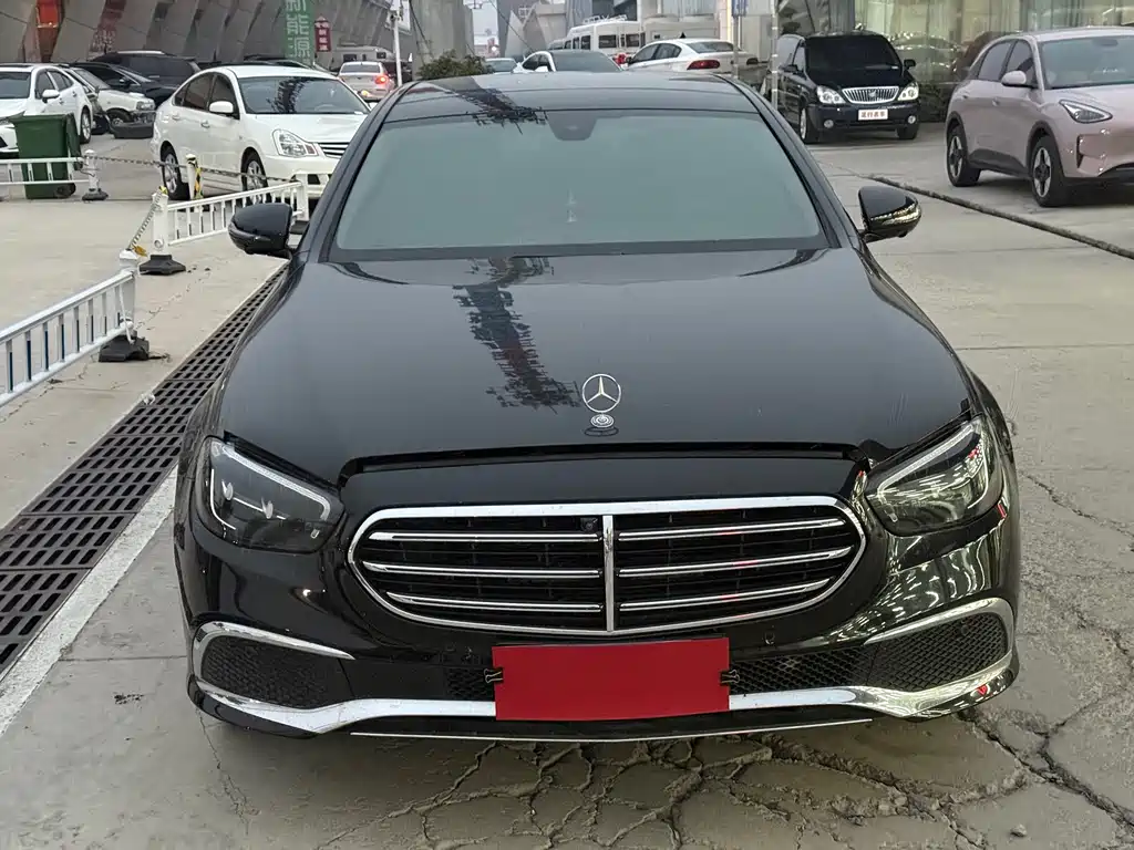 Mercedes-Benz E-Class — миниатюра 2