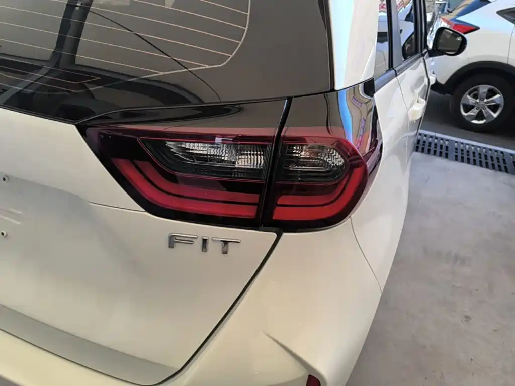 Honda Fit — миниатюра 8