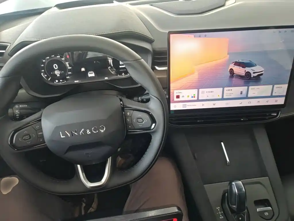 Lynk & Co 01 — миниатюра 10