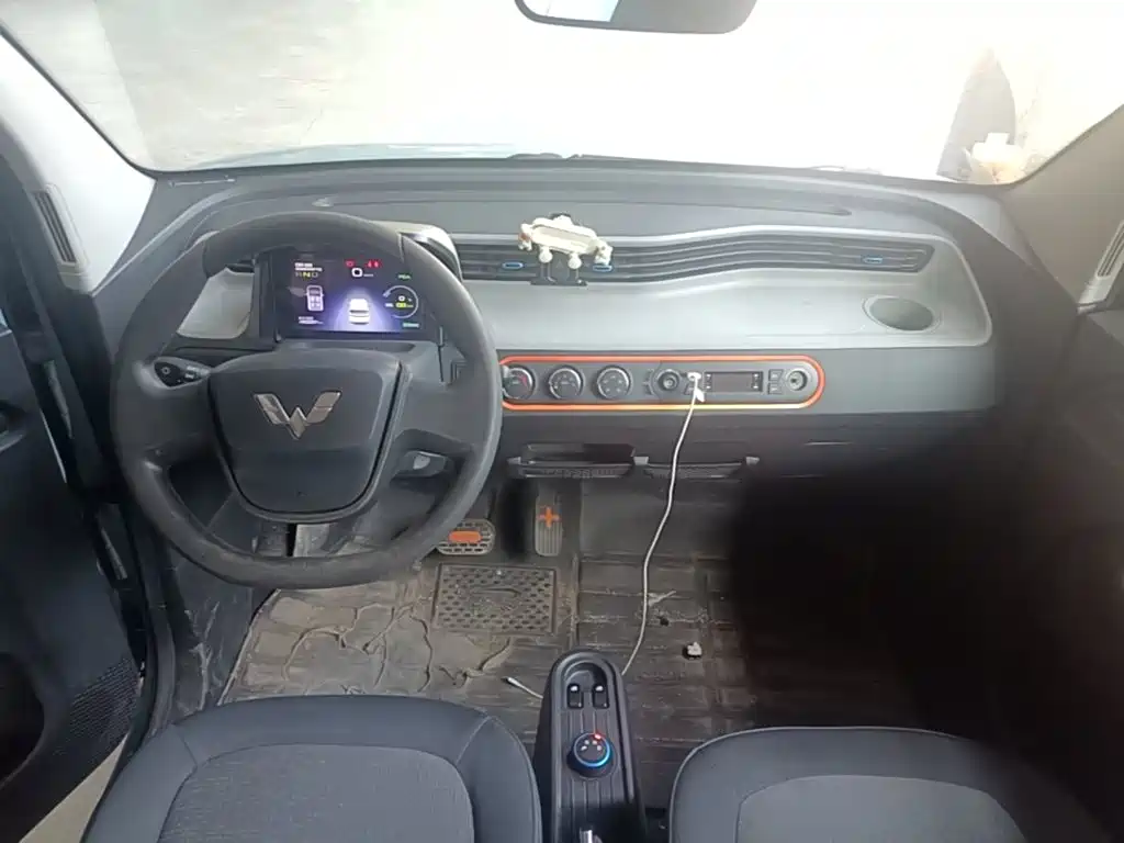 Wuling MINIEV — миниатюра 10