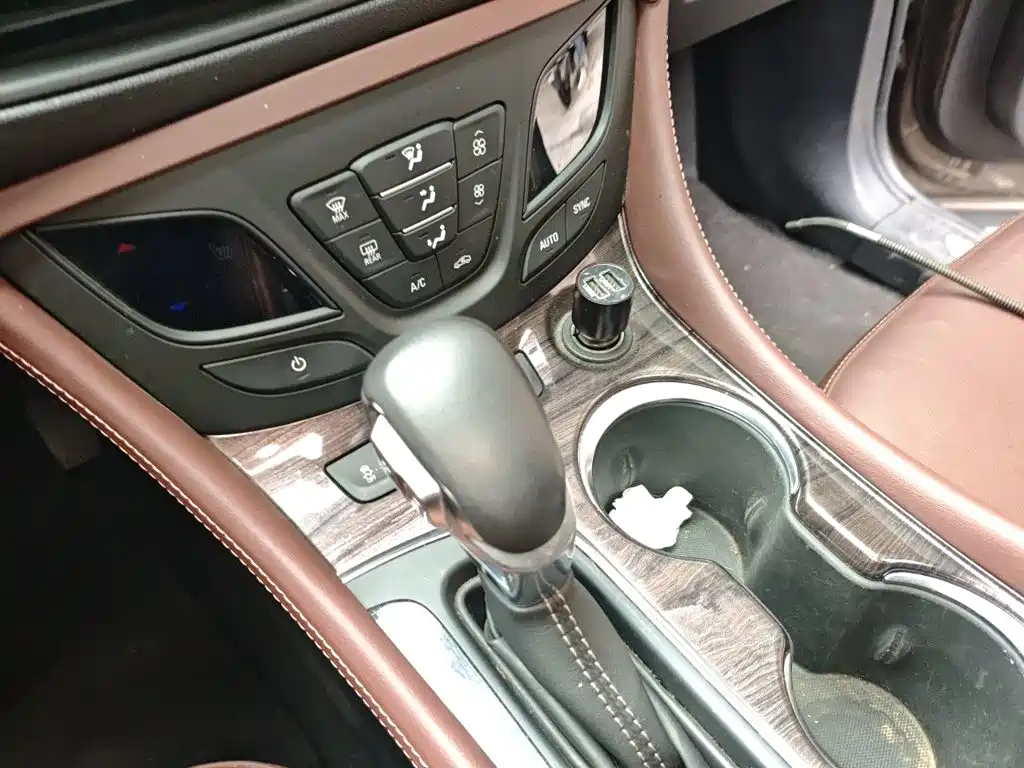 Buick Envision Plus — миниатюра 10