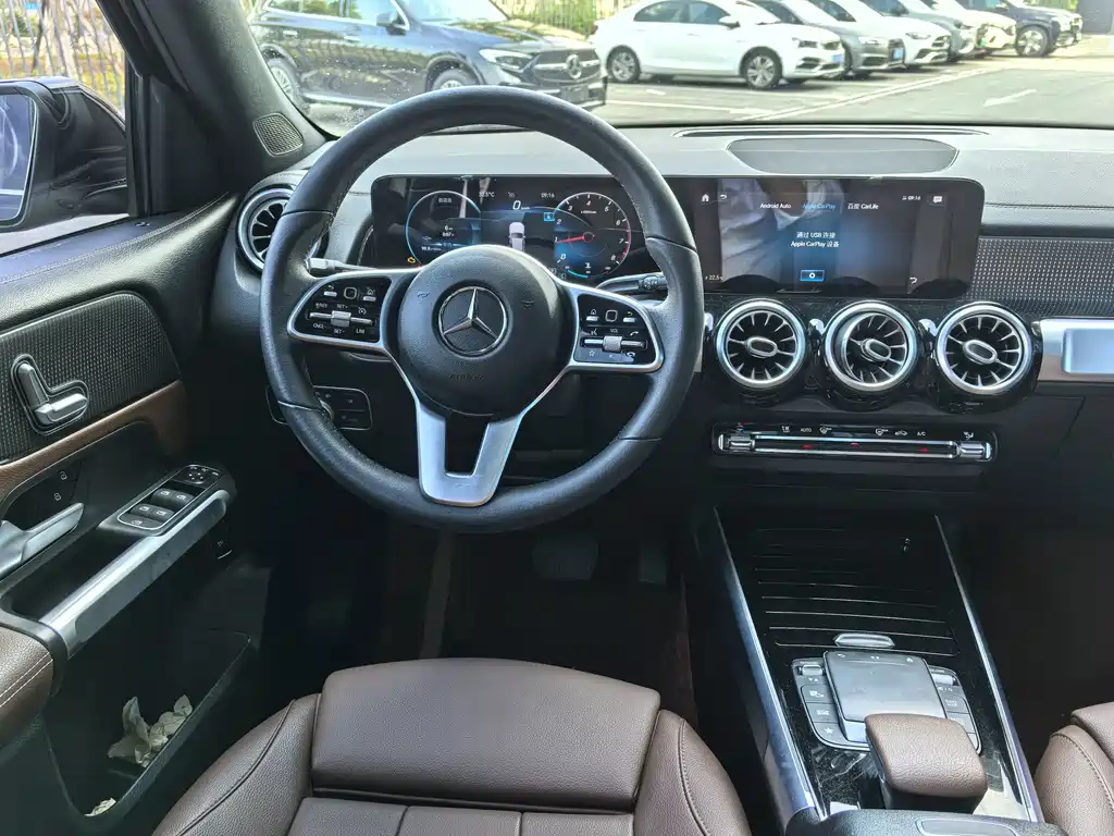 Mercedes-Benz GLB — миниатюра 8