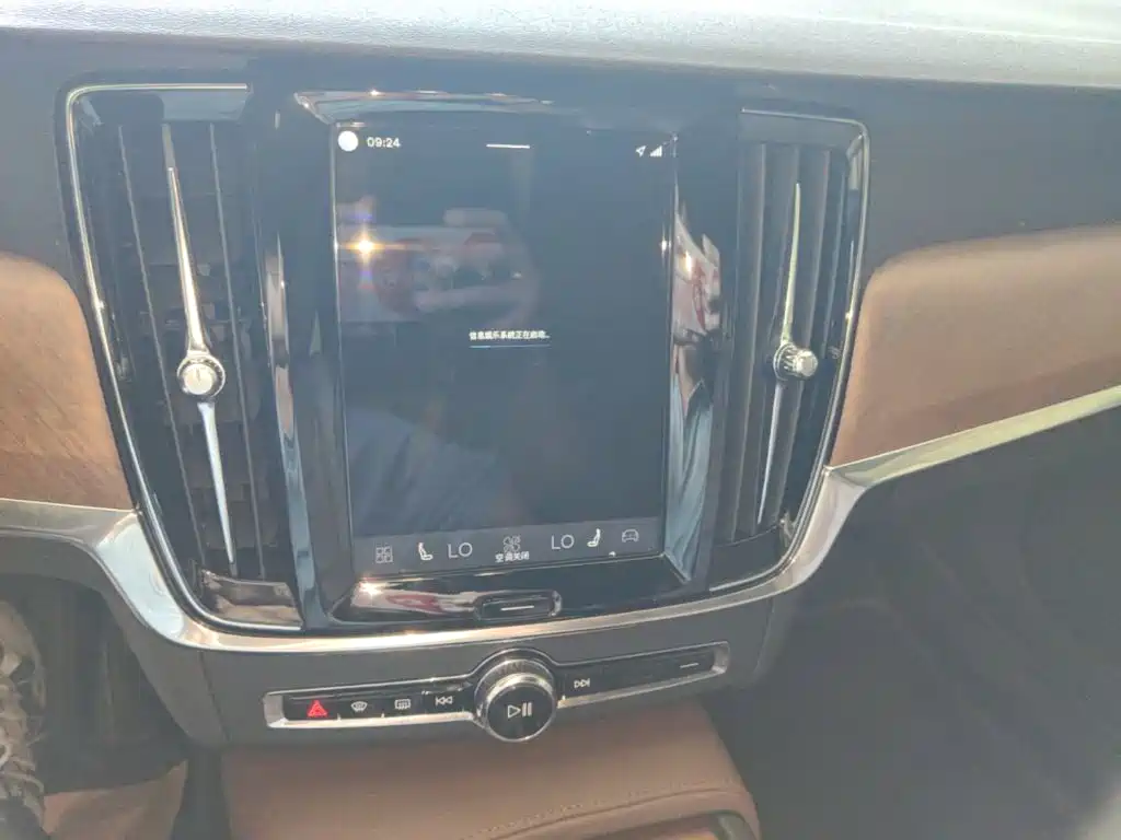 Volvo S90 — миниатюра 13