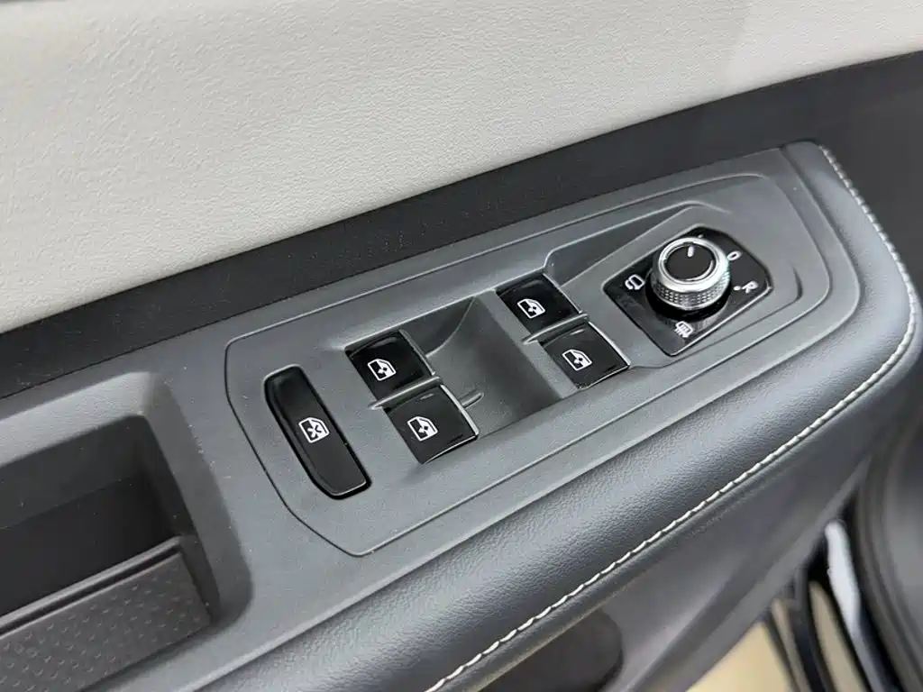 Volkswagen Teramont — миниатюра 4