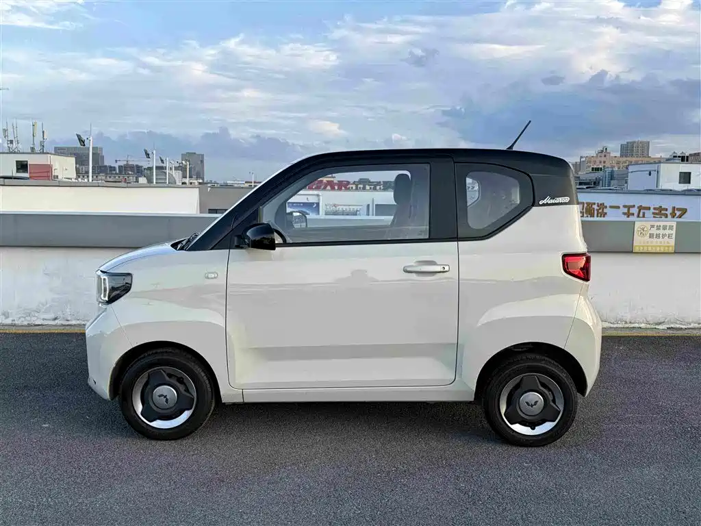 Wuling MINIEV — миниатюра 6