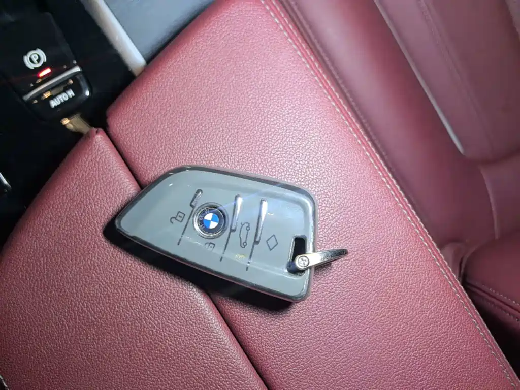 BMW 5 Series — миниатюра 9