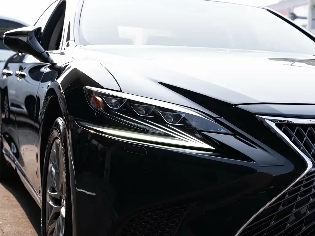 Lexus LS — миниатюра 6
