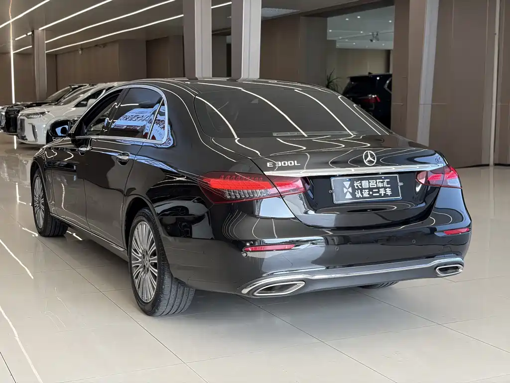 Mercedes-Benz E-Class — миниатюра 23