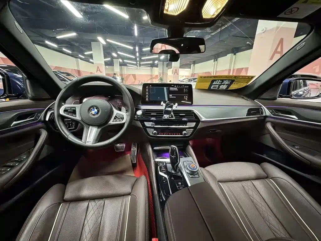 BMW 5 Series — миниатюра 6