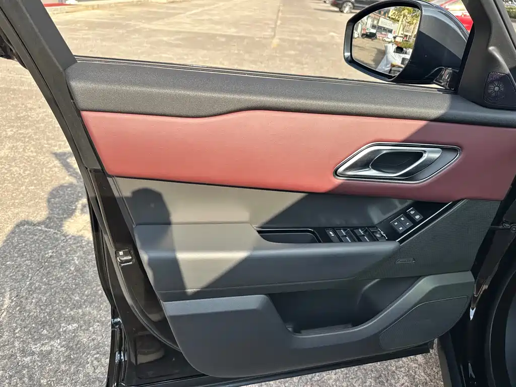 Land Rover Velar — миниатюра 14