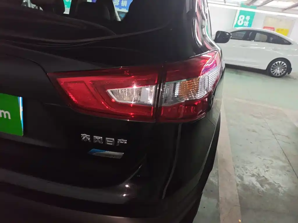 Nissan Qashqai — миниатюра 8