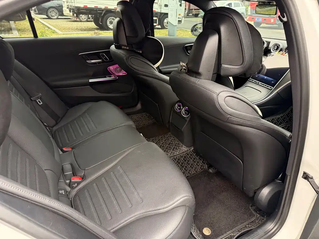 Mercedes-Benz C-Class — миниатюра 11