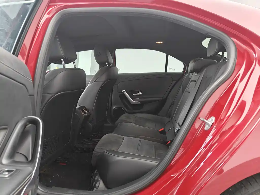 Mercedes-Benz A-Class — миниатюра 11