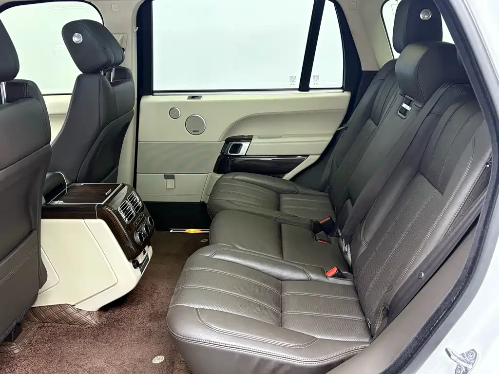 Land Rover Range Rover — миниатюра 5